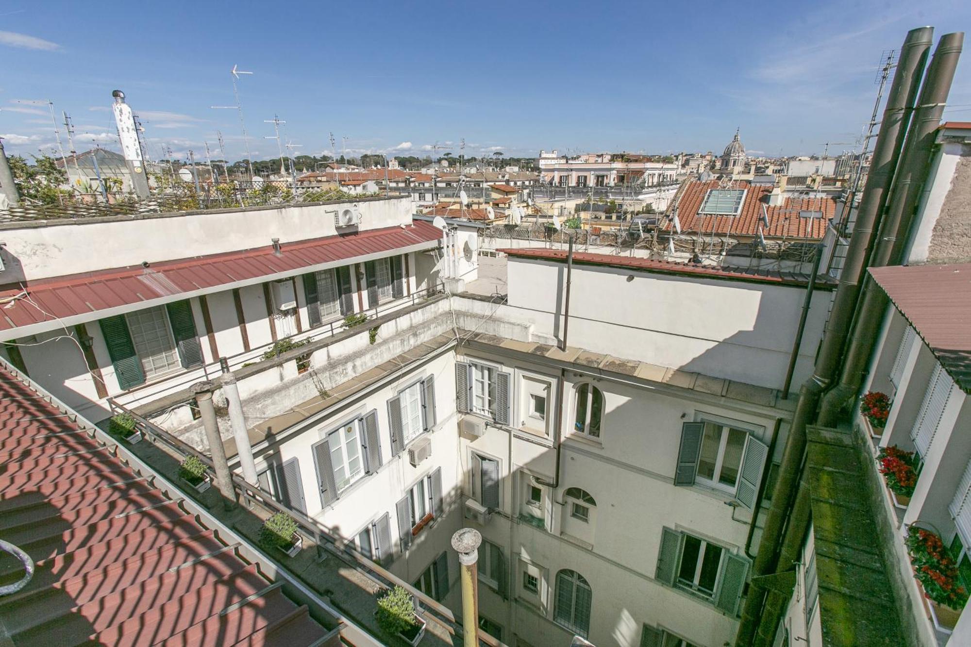 Attico Nel Cuore Di Roma Con Box Privato Per Auto Exterior foto
